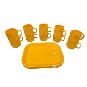 Vintage Rubbermaid Yellow Plastic Mugs & Snack Plates Set of 15 Picnicware